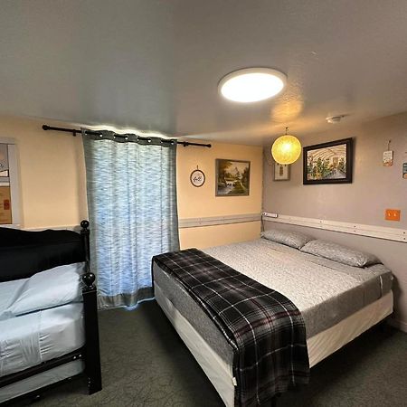 Ez 1 Mile To Fort Sill! Pumpkin Cottage Sleeps 9, Grills, Firepit, Laundry Lawton Eksteriør billede