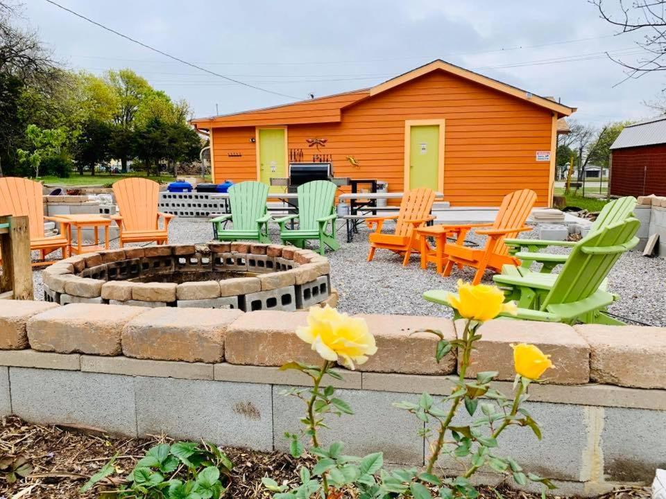 Ez 1 Mile To Fort Sill! Pumpkin Cottage Sleeps 9, Grills, Firepit, Laundry Lawton Eksteriør billede